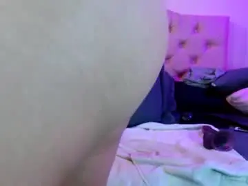 Bella_lr  live sex cam
