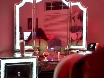 Bettyboobzz  live sex cam