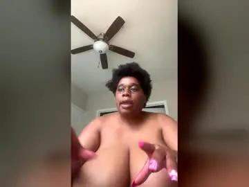 Deshay30  live sex cam