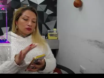 Fenix_purple  live sex cam