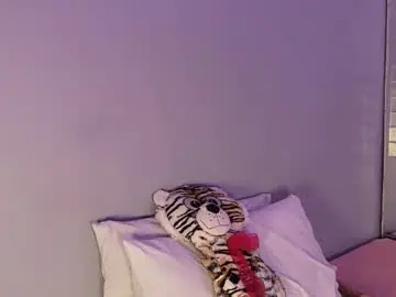 Hatsajones  live sex cam