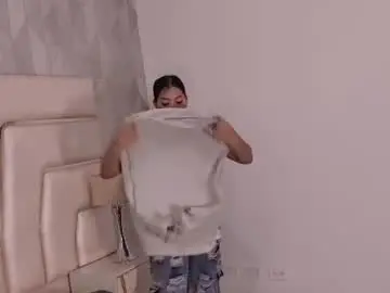 Hatsajones  live sex cam