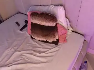 Hatsajones  live sex cam