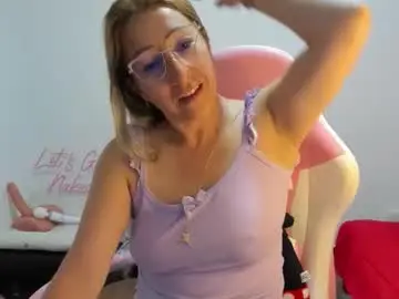 Hottychrystal  live sex cam