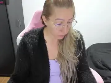Hottychrystal  live sex cam