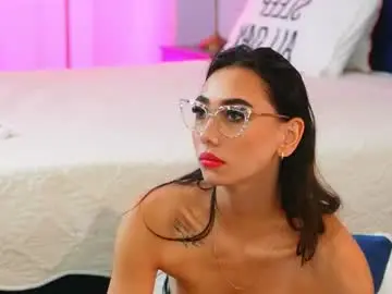 Jessie_pinkk  live sex cam