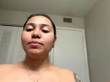 Latina2027  live sex cam