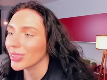 Lucilawire  live sex cam