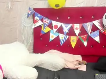 Nicol_zurich  live sex cam