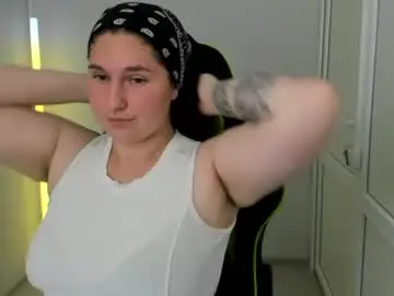 Ravenncloud  live sex cam