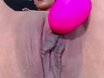 Srta_luciana  live sex cam