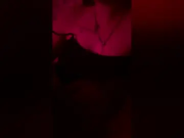 Urfavvbrunette19  live sex cam