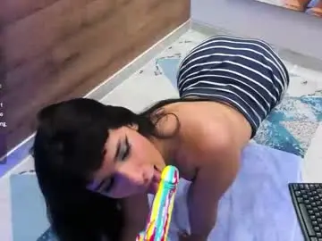 Gummyluv  live sex cam