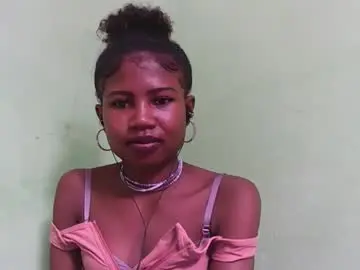 Hasleyinah  live sex cam