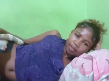 Hasleyinah  live sex cam