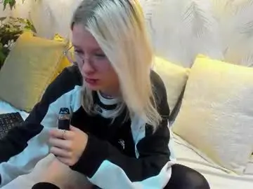 Nika_sm  live sex cam