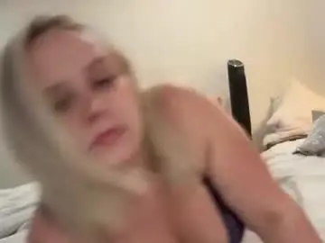 Thicblondie  live sex cam