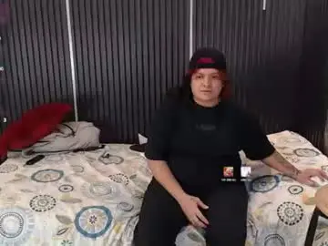 Yumandsay  live sex cam