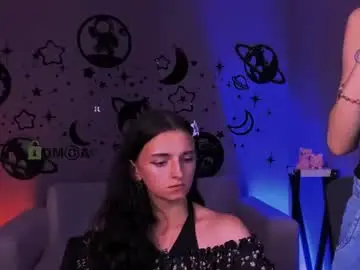 Caroline_honeyy  live sex cam