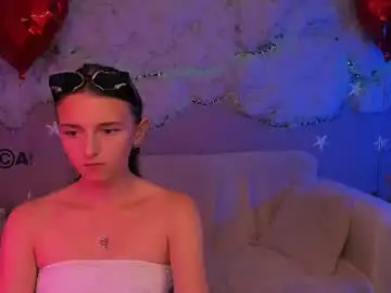 Caroline_honeyy  live sex cam