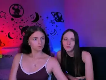 Caroline_honeyy  live sex cam