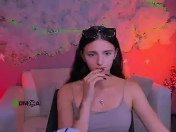 Caroline_honeyy  live sex cam