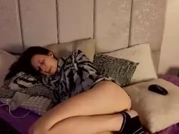 Katt_moonn  live sex cam