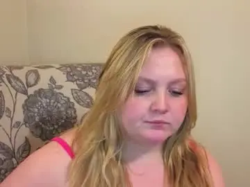 Phatassblond  live sex cam