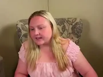 Phatassblond  live sex cam