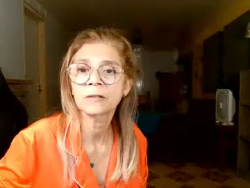 Francelune  live sex cam
