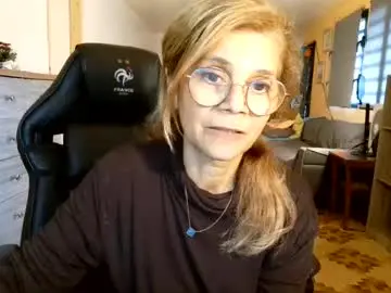 Francelune  live sex cam