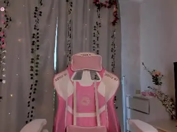 Jenevacustis  live sex cam