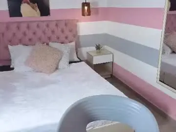 Karla_petit_  live sex cam