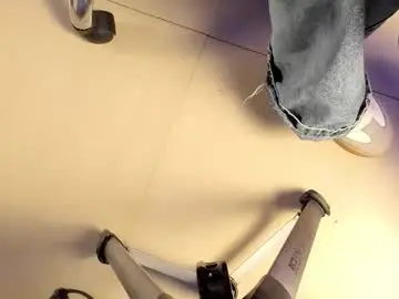 Laura__js_  live sex cam