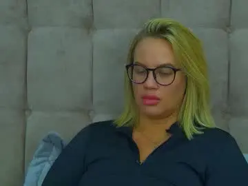 Marianeumann  live sex cam