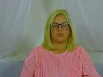 Marianeumann  live sex cam