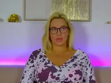 Marianeumann  live sex cam