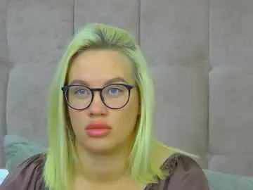 Marianeumann  live sex cam