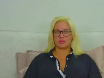 Marianeumann  live sex cam