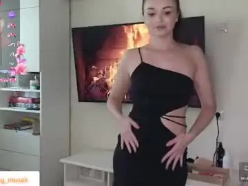 The_dancing_muse  live sex cam