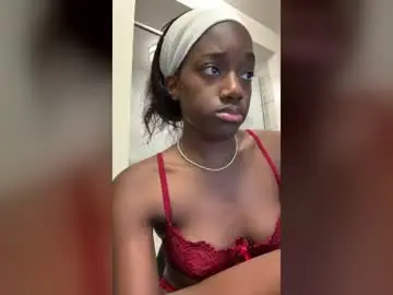 Xoxoyourstru  live sex cam