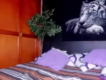 Anahi__18  live sex cam