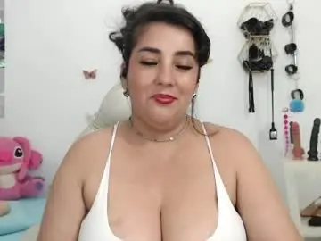 Mom_17  live sex cam
