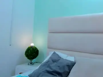 Sccarlettjonnes  live sex cam