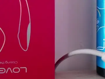 Thasa_sexy  live sex cam