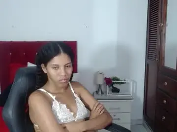 Ebony_foxxx  live sex cam