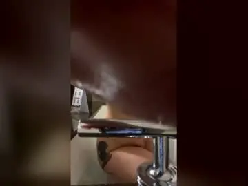 Free_nipple_420  live sex cam