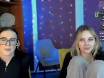 Luna_tin  live sex cam