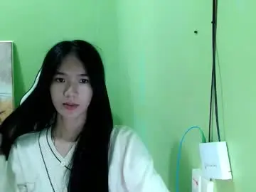 Innocent_reign69  live sex cam