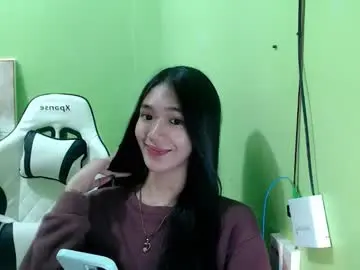 Innocent_reign69  live sex cam